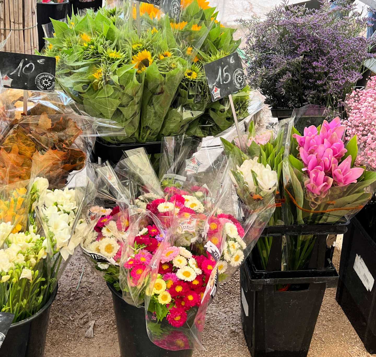 St. Tropez flower stall