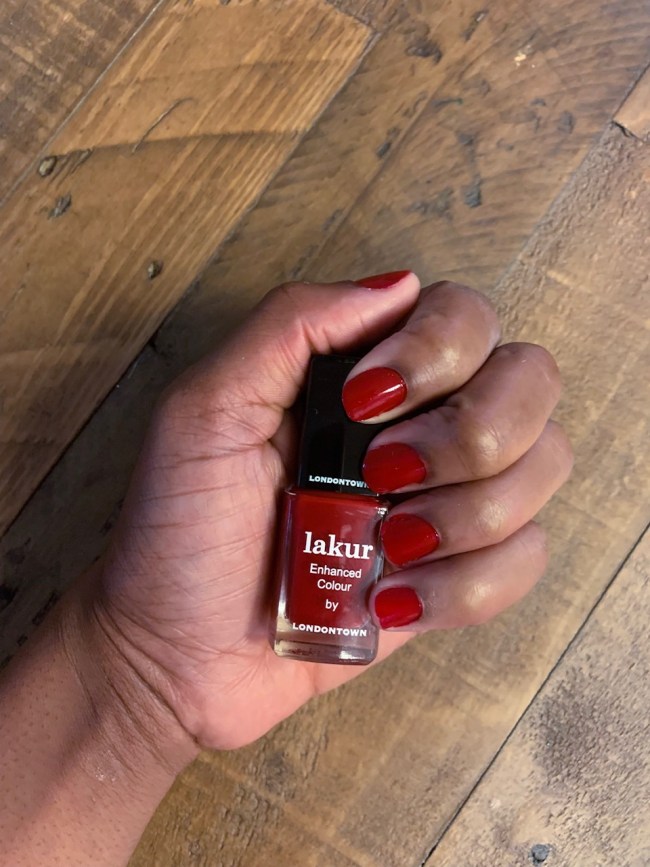 londontown-lakur-vendetta-product-review-nail-polish-9-free-vegan-beauty-black-yoga-mom