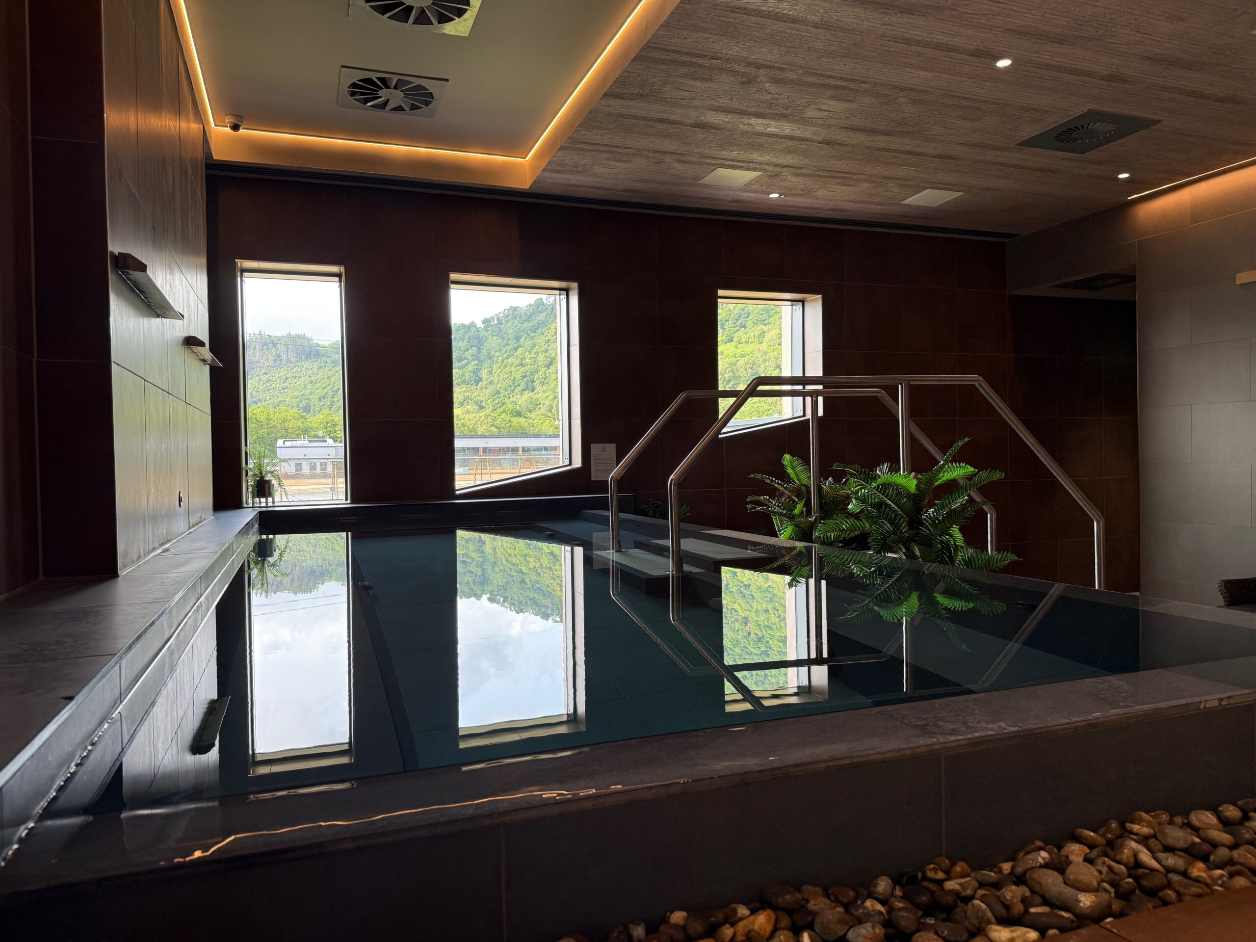Wave Garden Spa Review - Ixora Hotel Wales