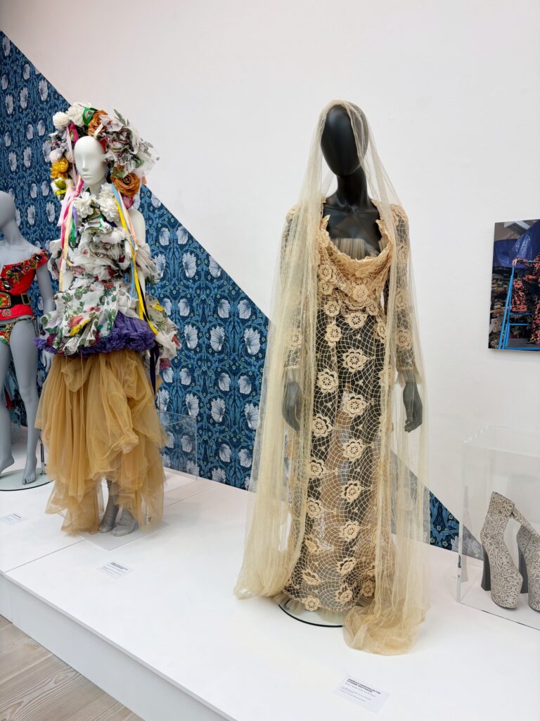 Saatchi-Gallery-Flowers-Flora-Exhibition-7