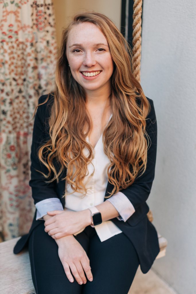 Headshot of Tracy Vollbrecht - instructor at UoF 