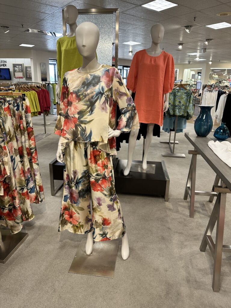 what does this outfit say