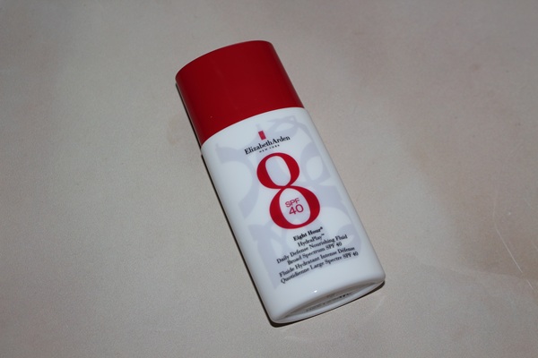 What is Elizabeth Arden Eight Hour HydraPlay Daily Defense?