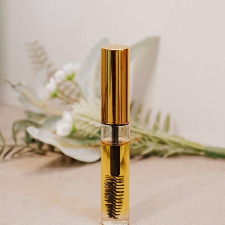 DIY Castor Oil Eyebrow Serum