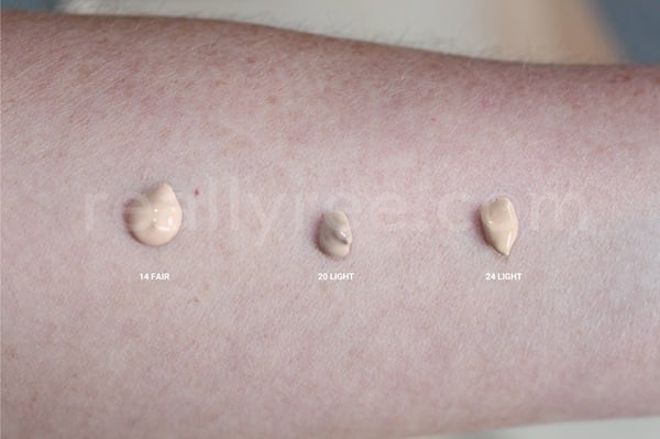 Iredale Skintuition Liquid Foundation SPF 30 texture
