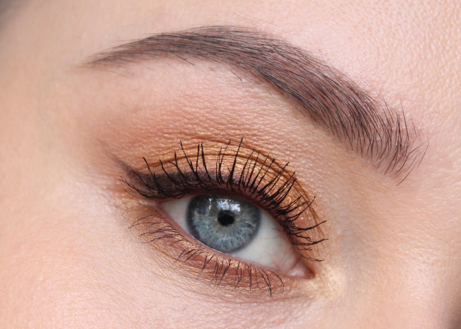 Victoria Beckham Beauty Smoky Eye Brick in Silk | Review & Swatches