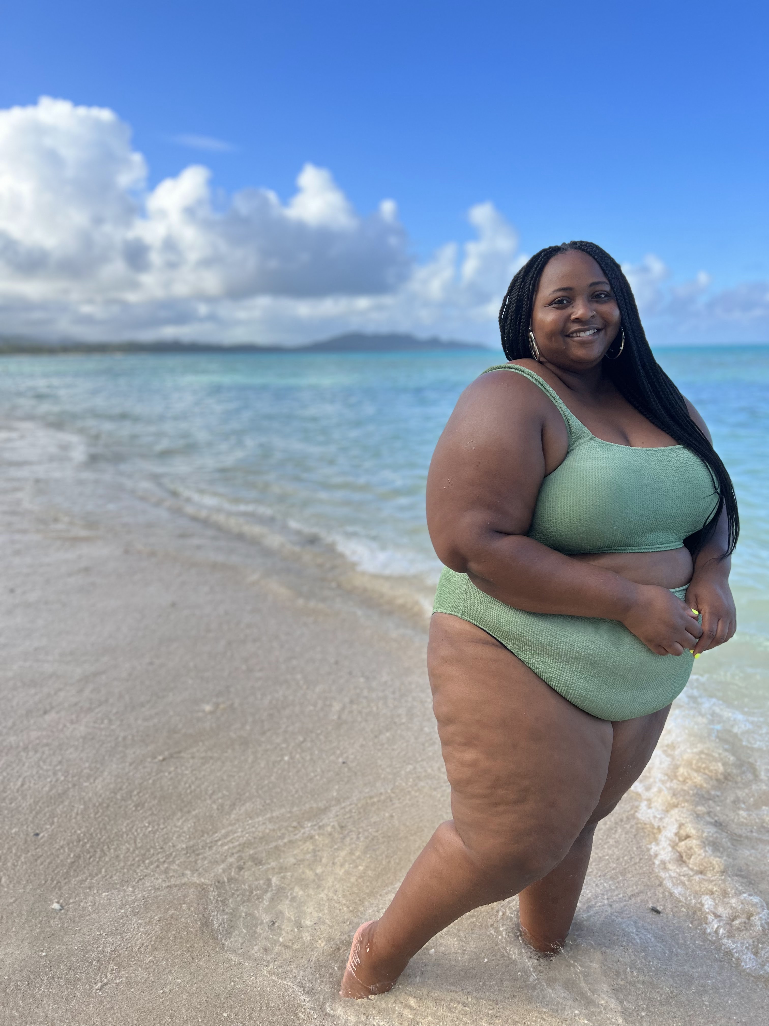 ASOS CURVE PLUS SIZE SWIMSUIT, BLACK GIRL, BODY POSITIVE BLOGGER, TOP PLUS SIZE TRAVEL BLOGGER, HAWAII